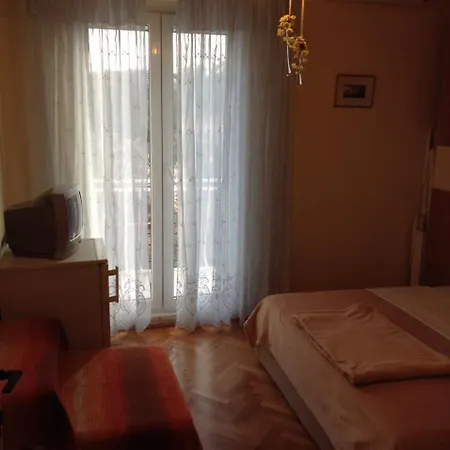 Πανσιόν Luce Roses Mlini