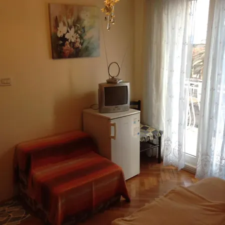 Luce Roses بيت ضيافة
